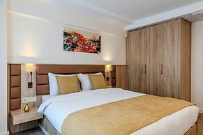 Roys Hotel & Suites