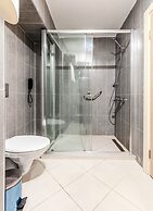 Roys Hotel & Suites