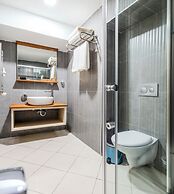 Roys Hotel & Suites