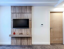 Roys Hotel & Suites