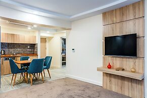 Roys Hotel & Suites