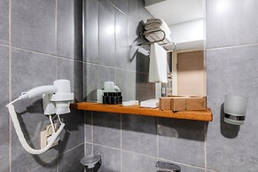 Roys Hotel & Suites