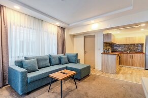 Roys Hotel & Suites