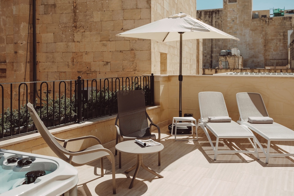 San Karlu Hotel