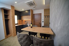 Lakeside Residence