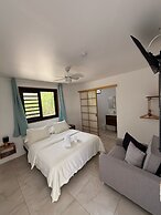 MOOREA CHILL AND BEACH LODGE
