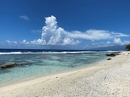 MOOREA CHILL AND BEACH LODGE