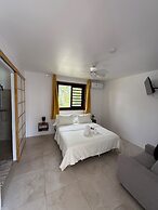 MOOREA CHILL AND BEACH LODGE