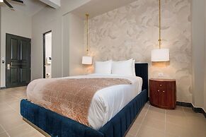 The Oliver Hotel