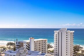 Ocean View Surfers Paradise Studio Suite