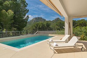 Carritx With 4 Bedrooms and 4 Bathrooms