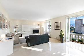 Life & View Luxury Apartments