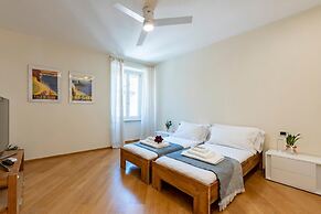 Life & View Luxury Apartments