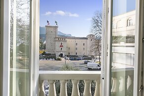 Life & View Luxury Apartments
