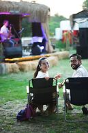 Mona Glamping Caravan Suites