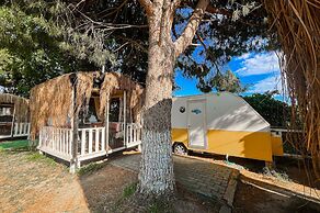 Mona Glamping Caravan Suites