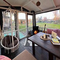 Mona Glamping Caravan Suites