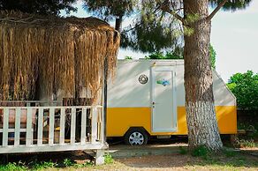 Mona Glamping Caravan Suites