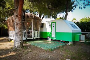 Mona Glamping Caravan Suites