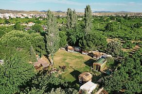 Mona Glamping Caravan Suites