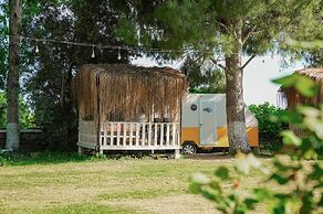 Mona Glamping Caravan Suites