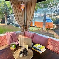 Mona Glamping Caravan Suites