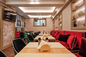 Art Gallery Boutique Hotel