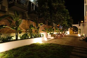 Nephos Beach Hotel