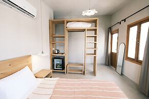 Nephos Beach Hotel