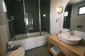 Nephos Beach Hotel