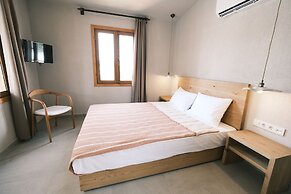 Nephos Beach Hotel