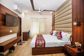 Goroomgo Karan Residency Amritsar