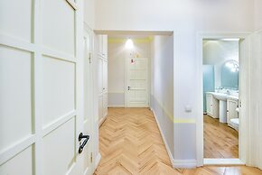 HB apartments Astoria