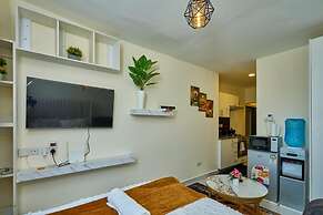 Studio Sleeps 2 With 24hr Check-in