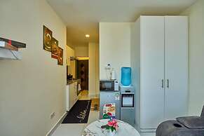 Studio Sleeps 2 With 24hr Check-in
