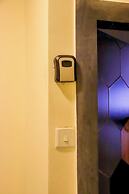 Studio Sleeps 2 With 24hr Check-in
