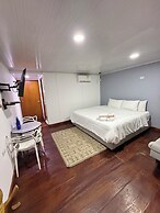 HOTEL PLAYA SURF BARÚ