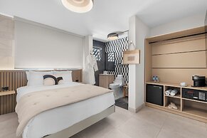 The Weekender by Otium
