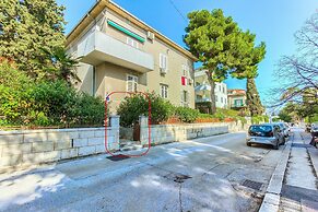 Apartments Filipovic with garden