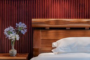 Spirited Silky Inn