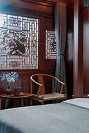 Spirited Silky Inn