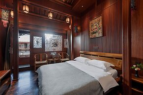 Spirited Silky Inn
