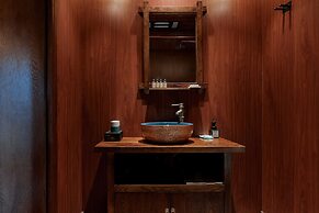 Spirited Silky Inn