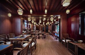 Spirited Silky Inn