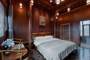 Spirited Silky Inn