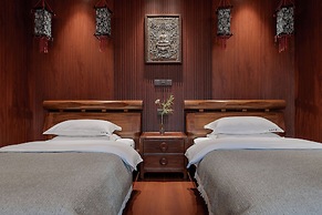 Spirited Silky Inn