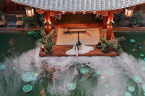 Spirited Silky Inn
