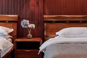 Spirited Silky Inn