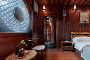Spirited Silky Inn