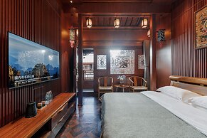 Spirited Silky Inn
